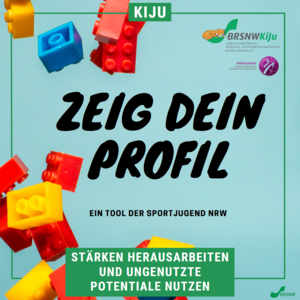 Das Bild zeigt den Schriftzug "Zeig dein Profil" auf blauem Hintergrund. Links sind Legosteine zu sehen, die augenscheinlich von oben herabfallen.